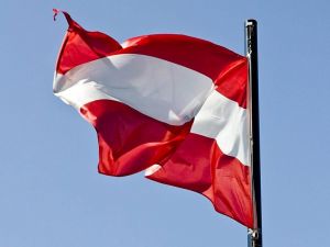 austria-viena-bandeira-min.jpg