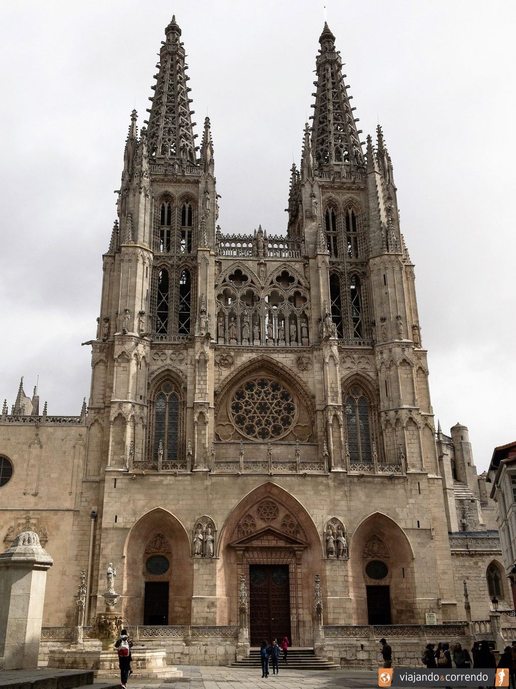 burgos-catedral-frontal-logo.jpg