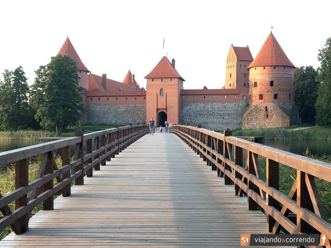 lituania-trakai-castelo-ponte-site.jpg