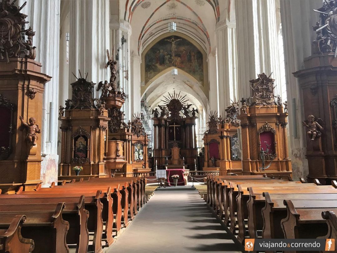 lituania-vilnius-igreja-santa-bernardine-interior-site.jpg